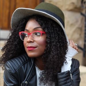 Meet your Posher, Takeya